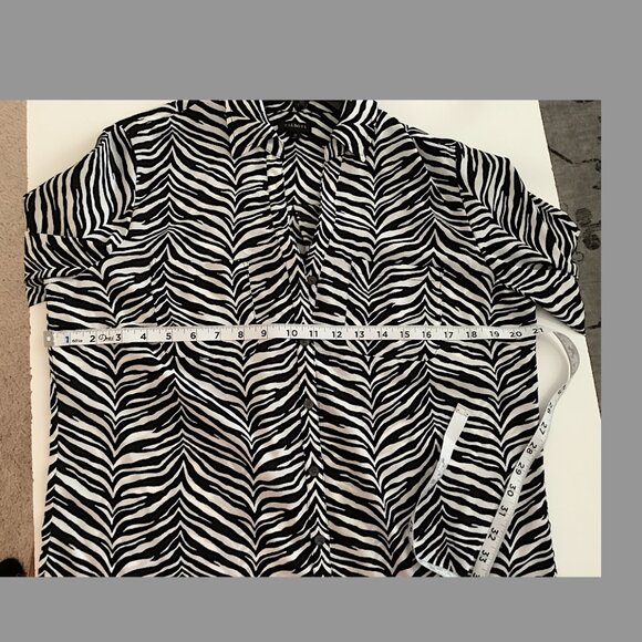 Talbots - Classic Zebra/Animal print long-sleeved Shirt, Size 10 - Picture 9 of 11